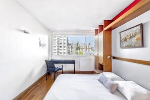 3 chambres, fer et planche à repasser, Wi-Fi, draps fournis