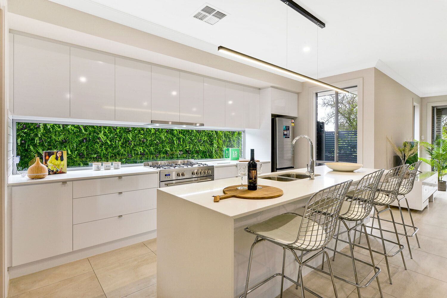 Modern Living in Great Location - Casa Kosma — image 16