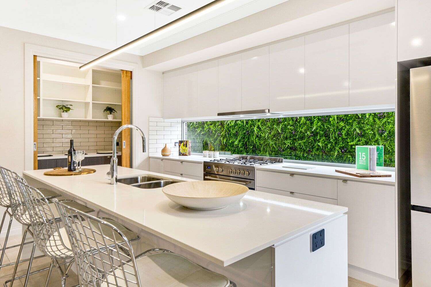 Modern Living in Great Location - Casa Kosma — image 15