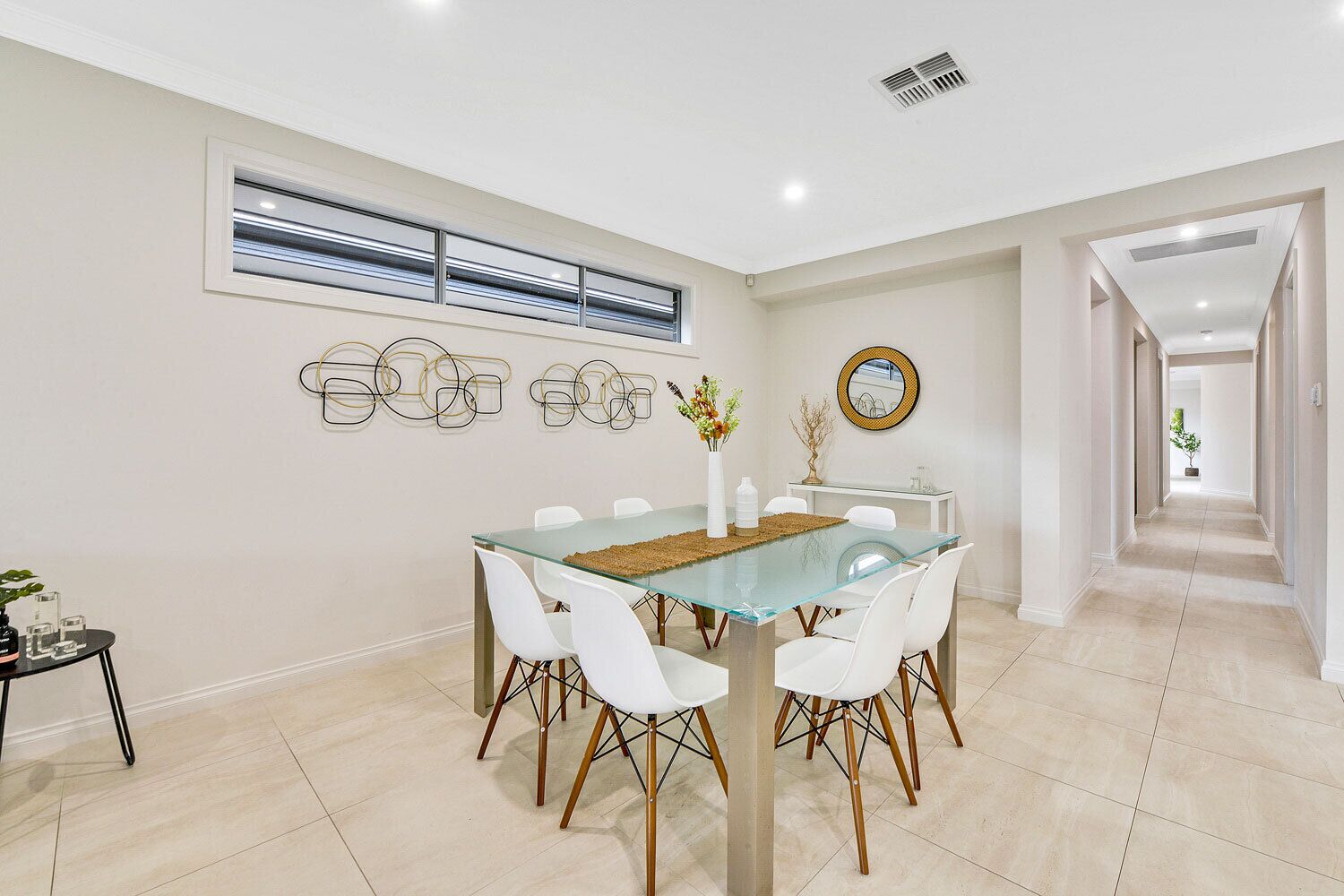 Modern Living in Great Location - Casa Kosma — image 8