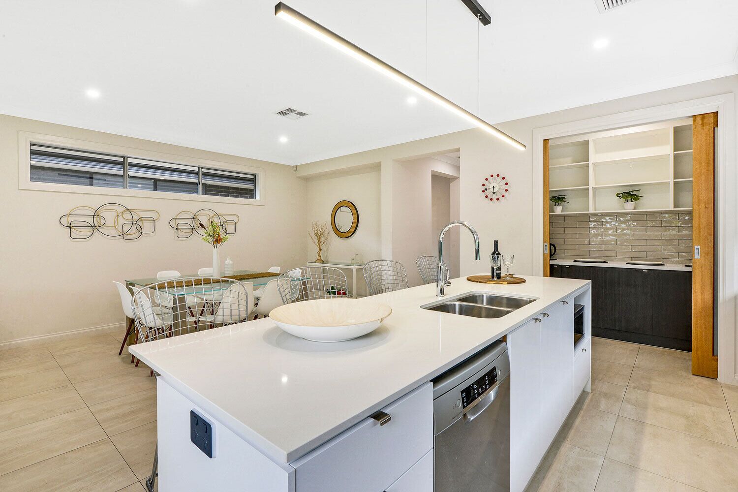 Modern Living in Great Location - Casa Kosma — image 19