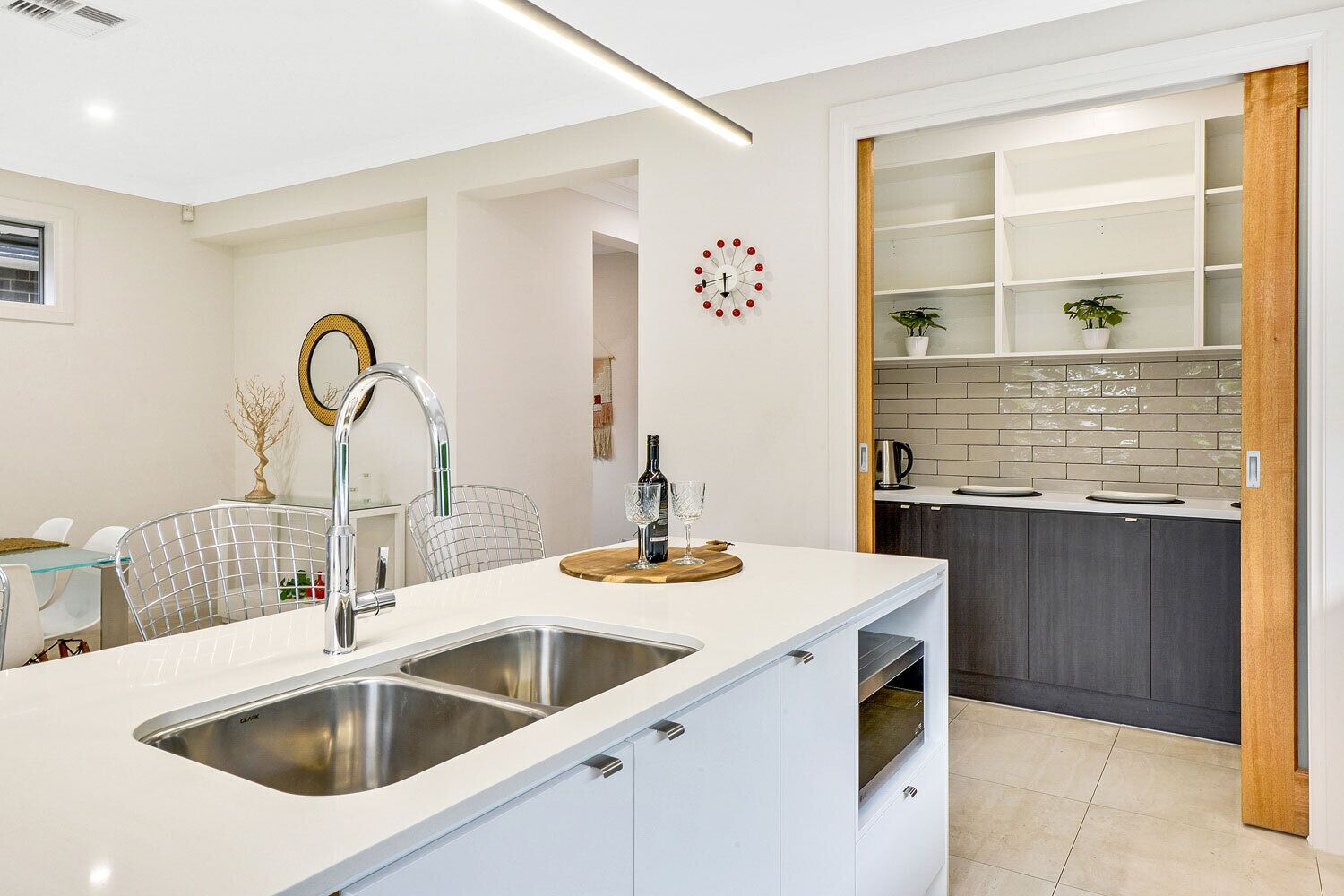 Modern Living in Great Location - Casa Kosma — image 20