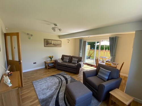 Cosy dog friendly self contained Annexe ,  near Cheltenham & Cotswolds
