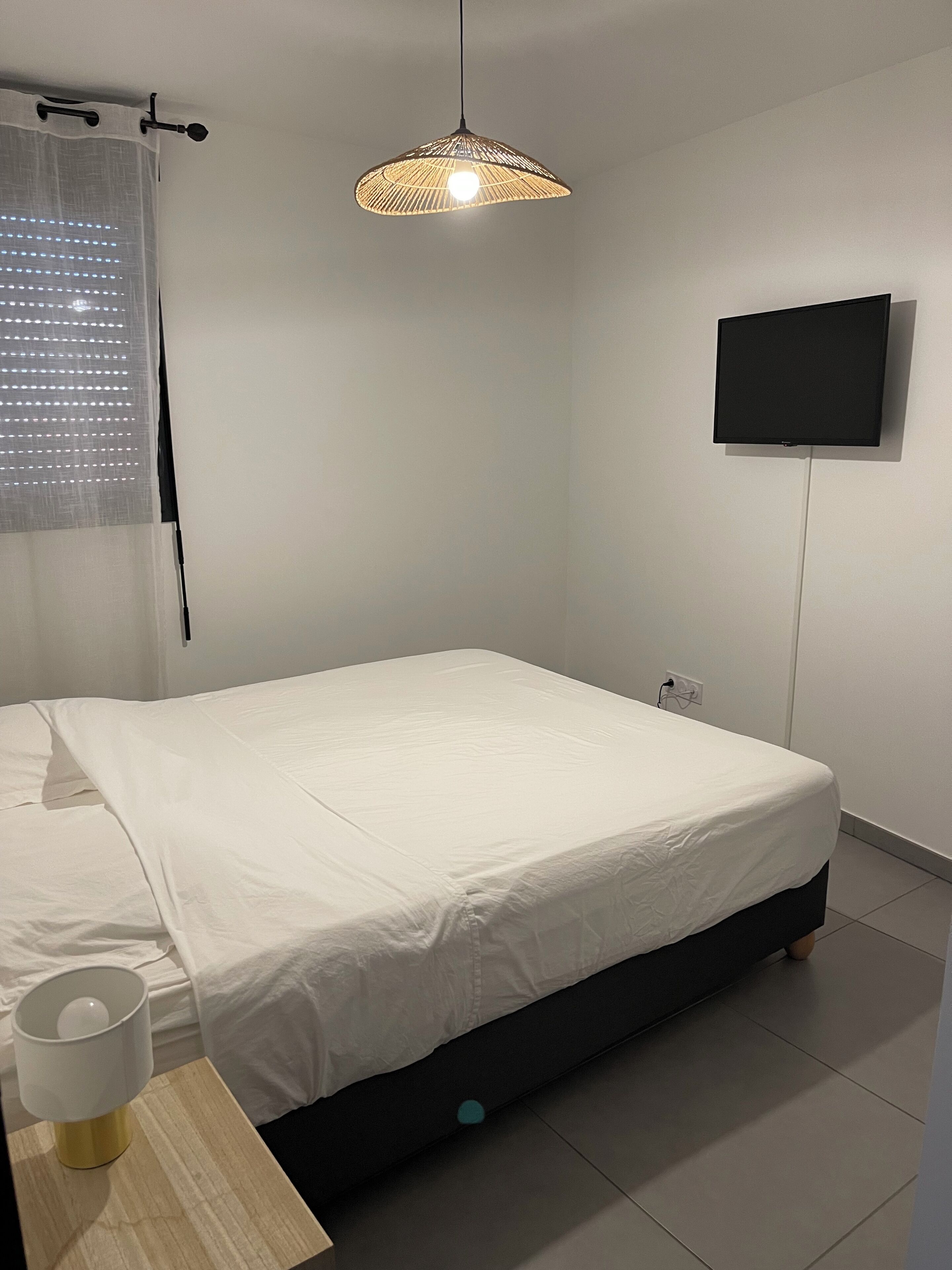 2 chambres, fer et planche à repasser, lit parapluie, Wi-Fi gratuit