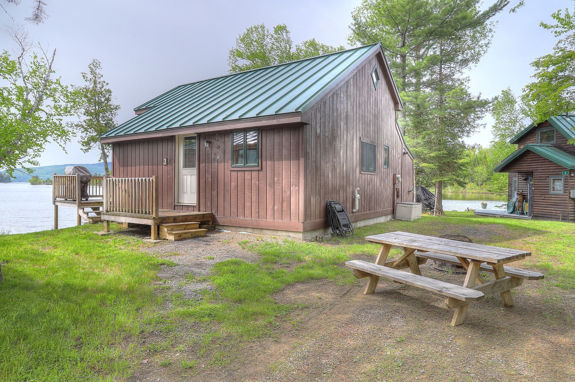 Russell Cove 3 - This cute cottage sits right on the water