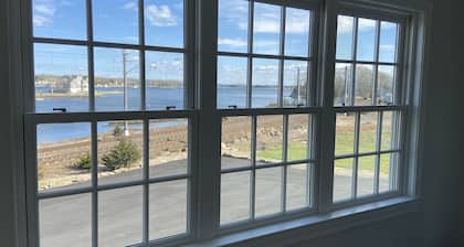 Beautiful Studio overlooking the Mystic River