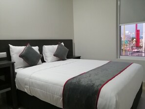 Down duvets, in-room safe, soundproofing, free WiFi - Vive Place (Aguascalientes)