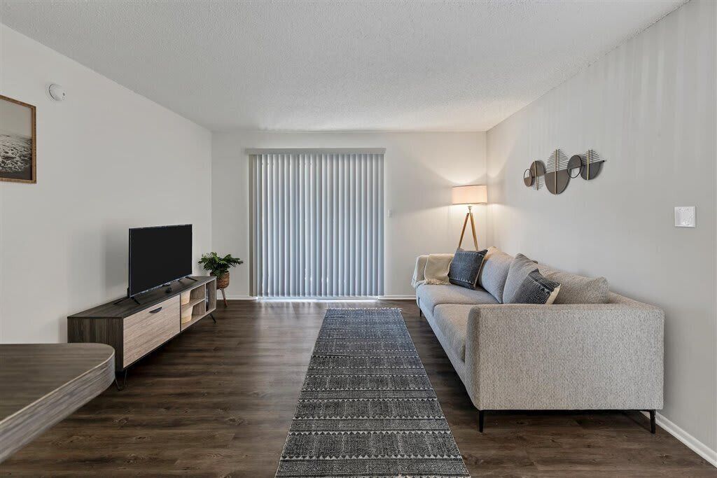 Beautiful Retreat 1BR with Gym & Pool