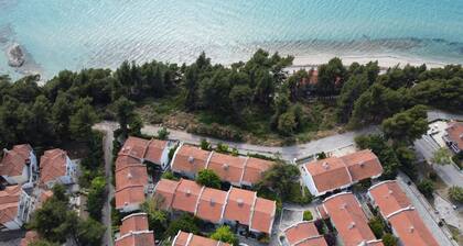 Zennova 16 Naftilos Family Summer House