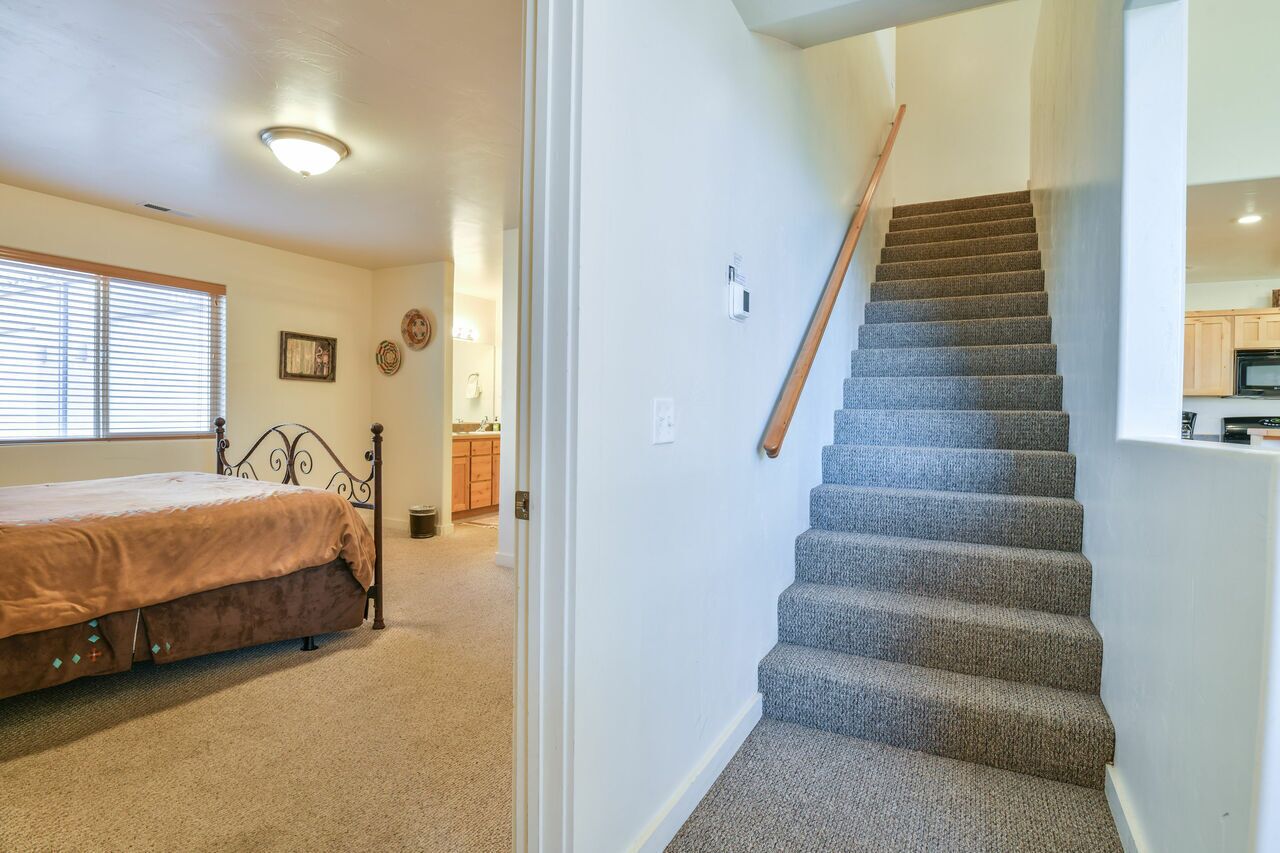 RVV 4A4 - Beautiful 3 bed two and a half bath home near pool