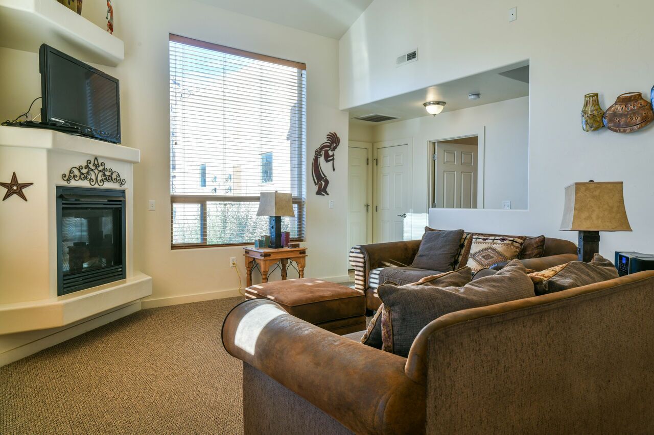 RVV 4A4 - Beautiful 3 bed two and a half bath home near pool