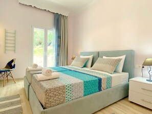 2 bedrooms, in-room safe, iron/ironing board, free WiFi