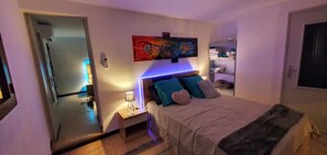 2 chambres, fer et planche à repasser, lit parapluie, Wi-Fi gratuit