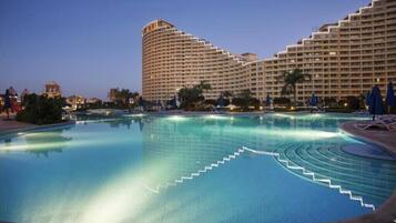 Piscine extérieure, piscine chauffée