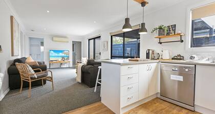 Le Petite - Enjoy a glass of wine, or the short stroll down to Paynesville