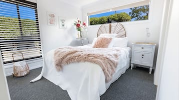 2 bedrooms, iron/ironing board, travel cot, bed sheets