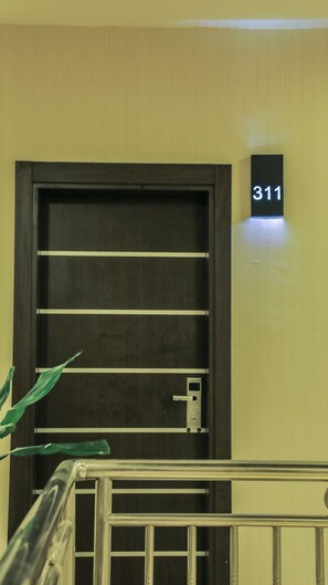 Premium bedding, pillowtop beds, in-room safe, individually decorated - Garalay Hotel (Addis Ababa)