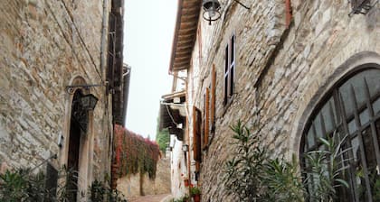 Casa Kennedy Assisi Views, 2 Baths & Easy Parking