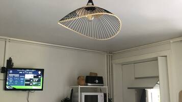 KylskÄp, mikrovÄgsugn, ugn och spishÀll