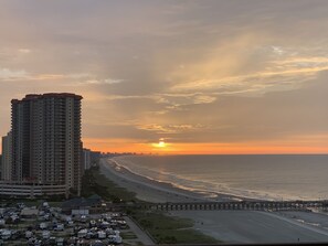 Beach/ocean view - Maisons Sur Mer -Oceanfront Luxury (Myrtle Beach)