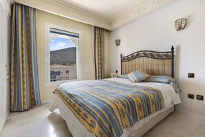 1 dormitorio, tabla de planchar con plancha, wifi gratis y ropa de cama