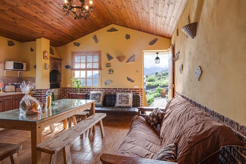Vacation Home Casa La Chocita with Sea View, Mountain View