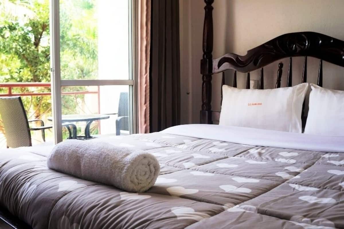 Basic Double Room | Frette Italian sheets, premium bedding, individually furnished