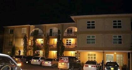 Garden Courts Hotel