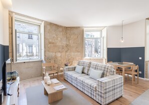Superior Apartment, 2 Bedrooms, City View | Living area - Oporto Collection Mouzinho da Silveira (Porto)