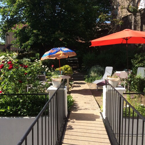 beau studio avec 2 lits ( lits fait pour votre arrivée)