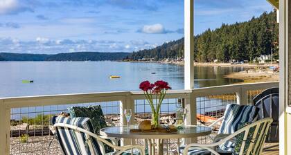 Hood Canal Beach house, Low bank waterfront, enjoy nature from your deck