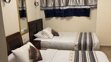 4 slaapkamers, een strijkplank/strijkijzer, wifi (toeslag), beddengoed