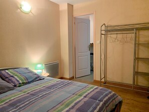 3 Schlafzimmer, Bügeleisen/Bügelbrett, Reisekinderbett