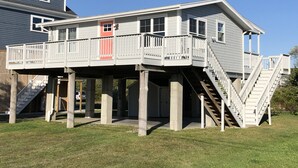 Exterior - Cozy Beach Cottage in Mattapoisett (Mattapoisett)