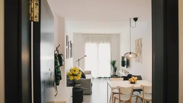 City Apartment | Soundproofing, iron/ironing board, free WiFi, bed sheets
