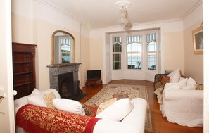 Smart TV, fireplace, offices