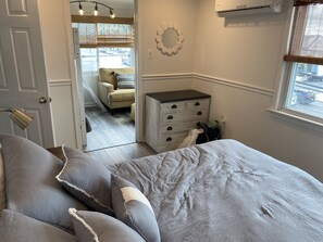 2 bedrooms, iron/ironing board, free WiFi