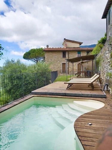 Herrliches Haus Meerblick auf den Hügeln von Camaiore
LAST-MINUTE-RABATT 10 %