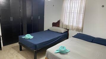 3 bedrooms, iron/ironing board, free WiFi, bed sheets