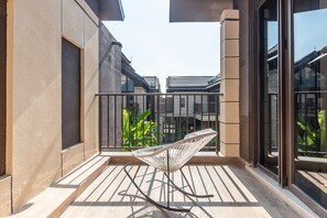 Vila Keluarga | Balkon