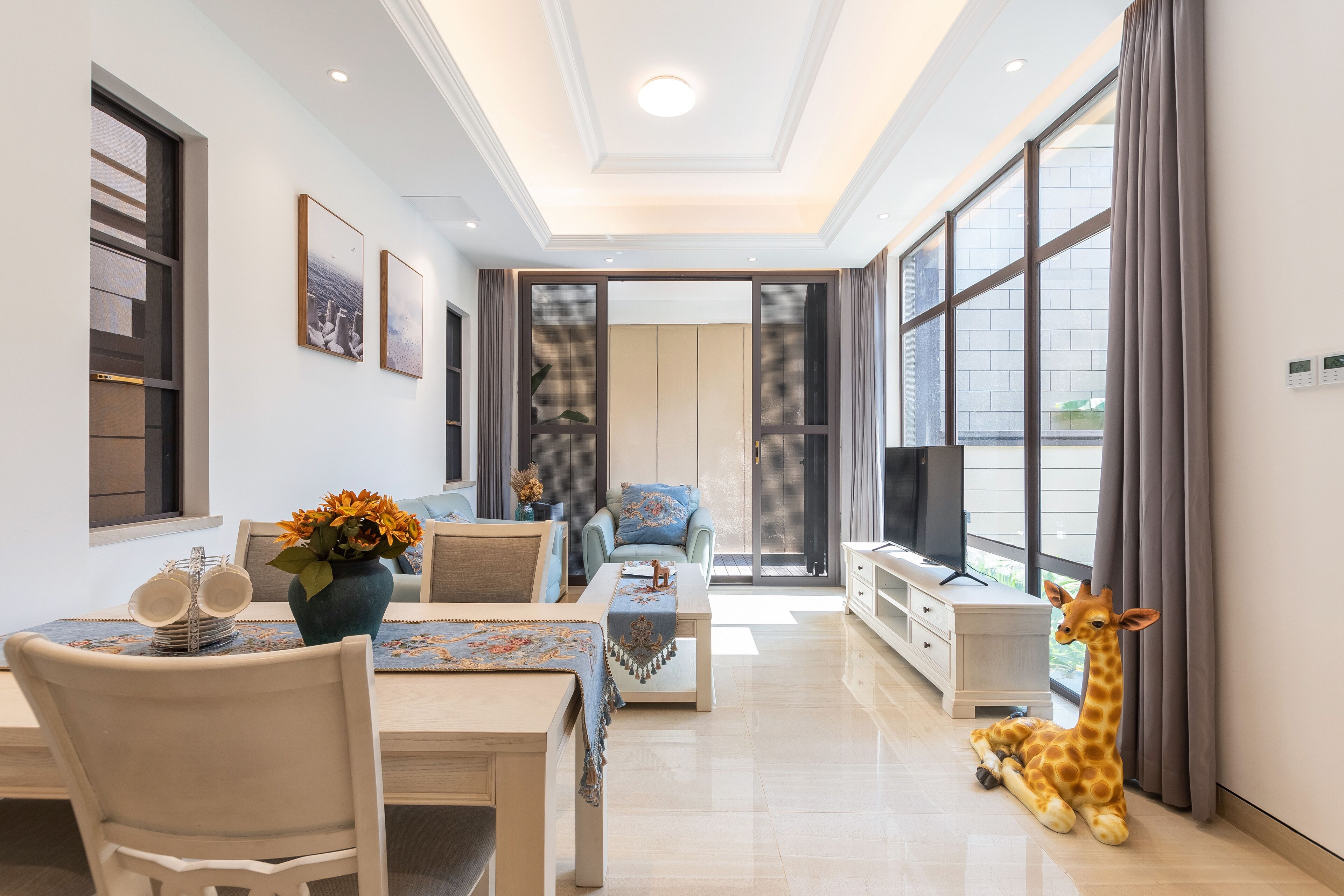 Familienvilla | Wohnzimmer | Flachbildfernseher