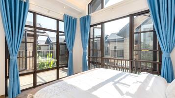Familienvilla | 3 Schlafzimmer, Schreibtisch, Verdunkelungsvorhänge