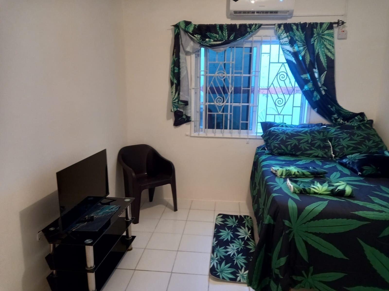 2 Schlafzimmer, Schreibtisch, Bügeleisen/Bügelbrett, kostenloses WLAN