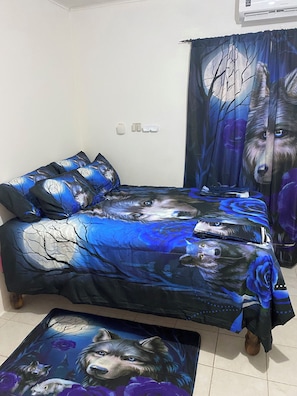 1 bedroom, desk, iron/ironing board, WiFi