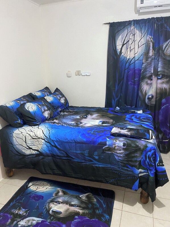 1 chambre, bureau, fer et planche à repasser, Wi-Fi