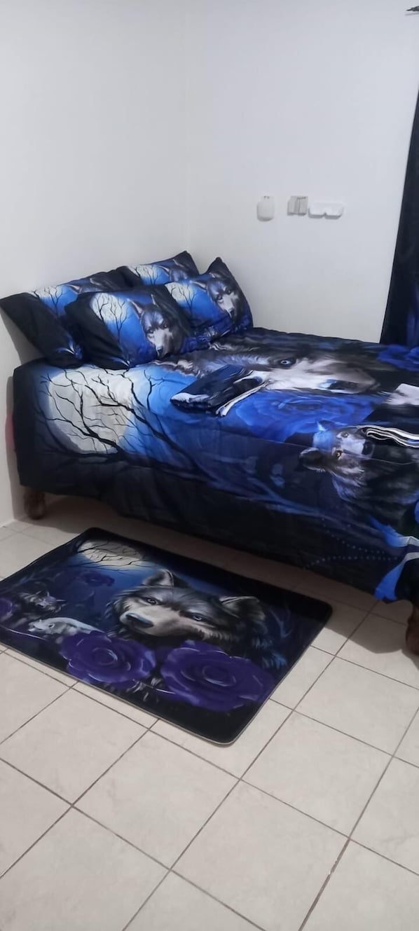 1 bedroom, desk, iron/ironing board, WiFi