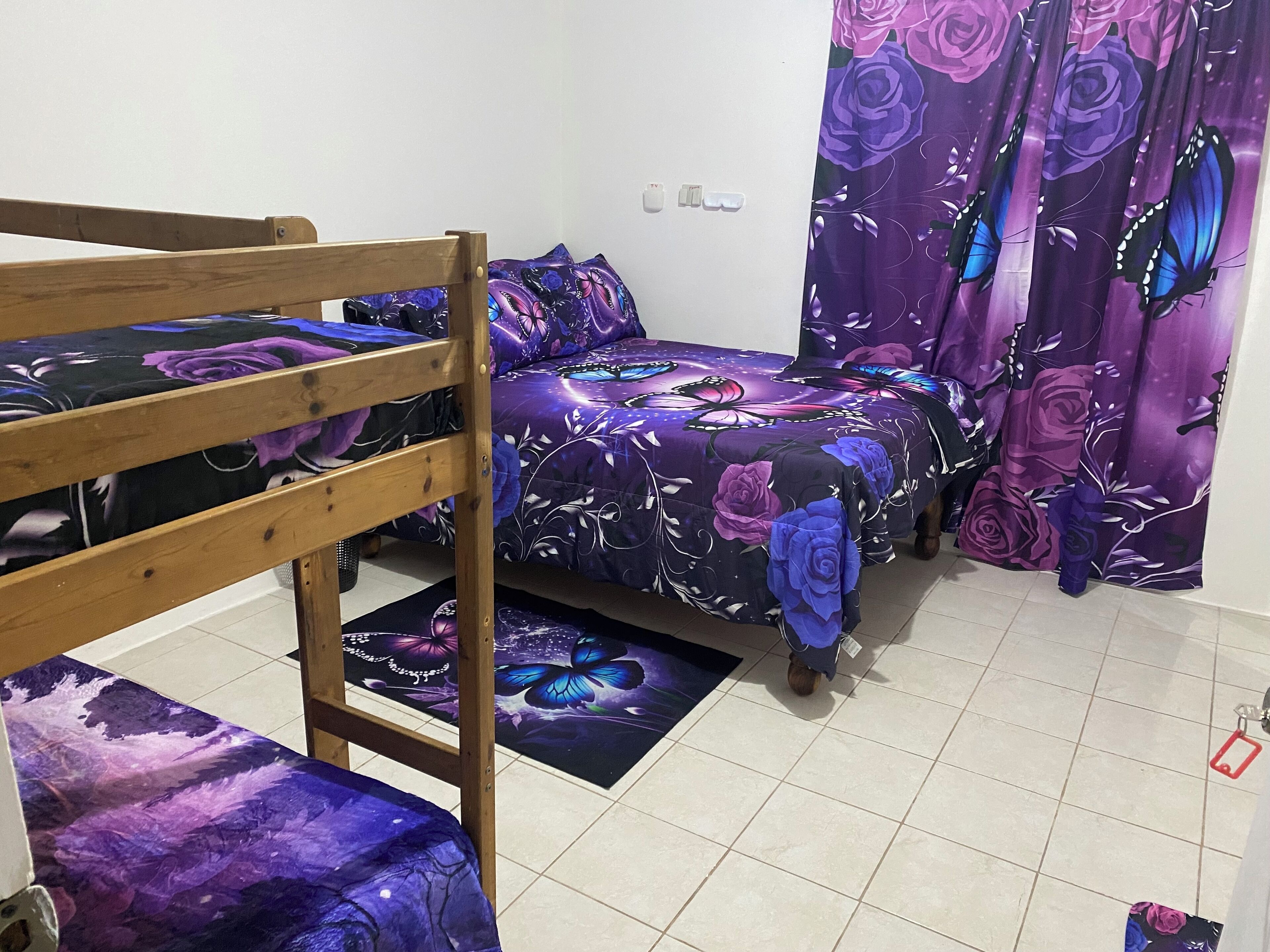 1 quarto, escrivaninha, ferros/tábuas de passar roupa, Wi-Fi