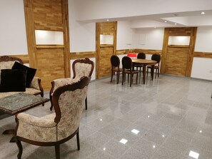 Bar lounge
