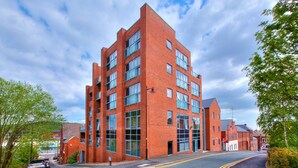 Exterior - Cosy 1 Bedroom Private Patio by Opulent (Sheffield)