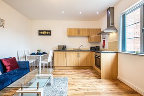Premium-Apartment | Wohnbereich | Smart-TV